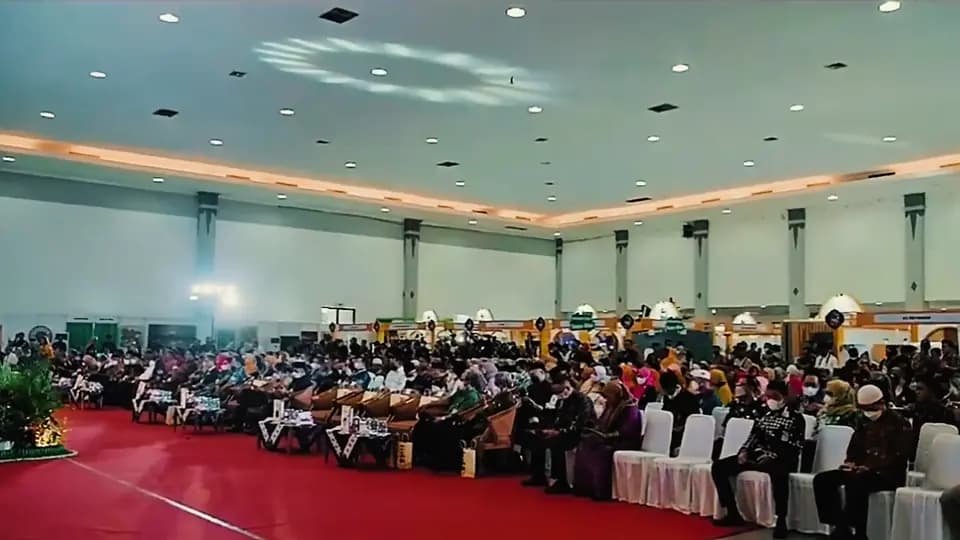 Suasana pengunjung Jogja Halal Fest sebagai panduan kunjungan 2026